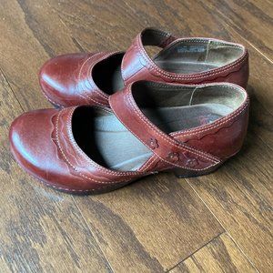 DANSKO Harlow Sz EU 39 / 8-8.5 US  Red Leather Mary Jane Heeled Clogs